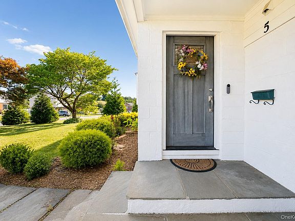 4th image of 5 Quintard Drive