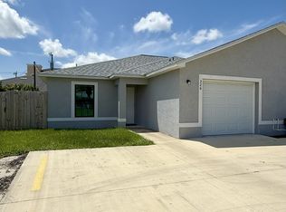326 SE 16th Pl, Cape Coral, FL 33909