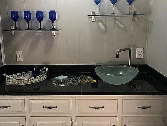 4th image of 2709 Knollwood Ct