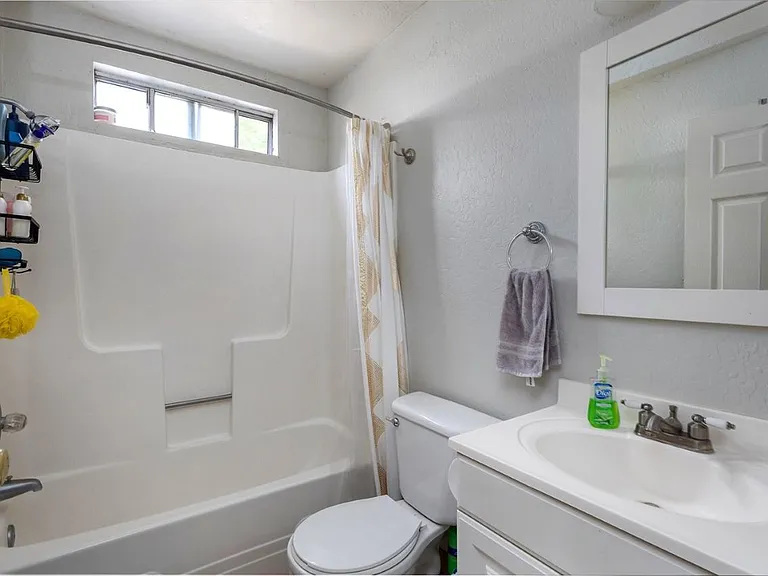 315 Hickory St — Photo 2