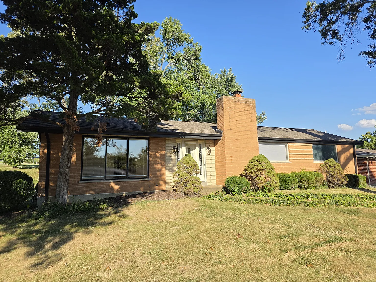 4 bed, 2069 sqft, $2,550 — Photo 1