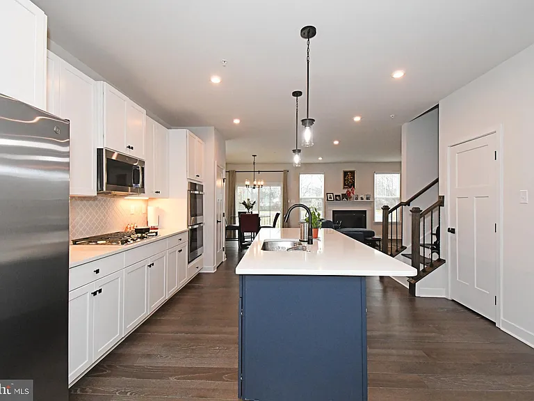 500 Sterling Dr — Photo 7
