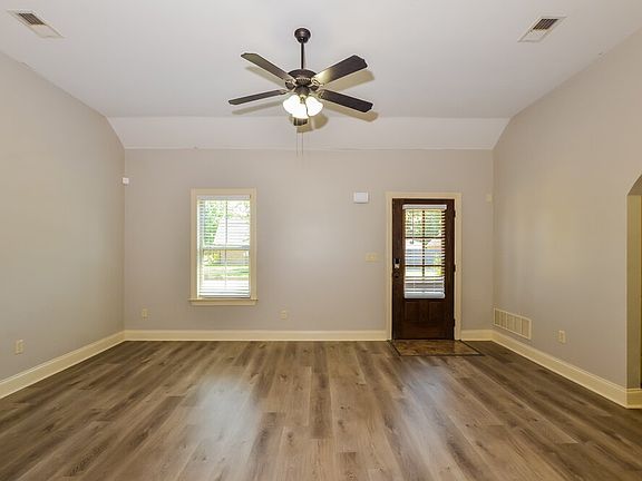 5th image of 5823 Bedford Pl