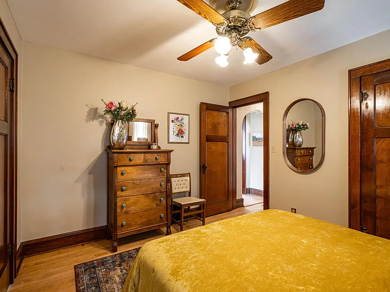 3249 S Kinnickinnic Ave — Photo 19