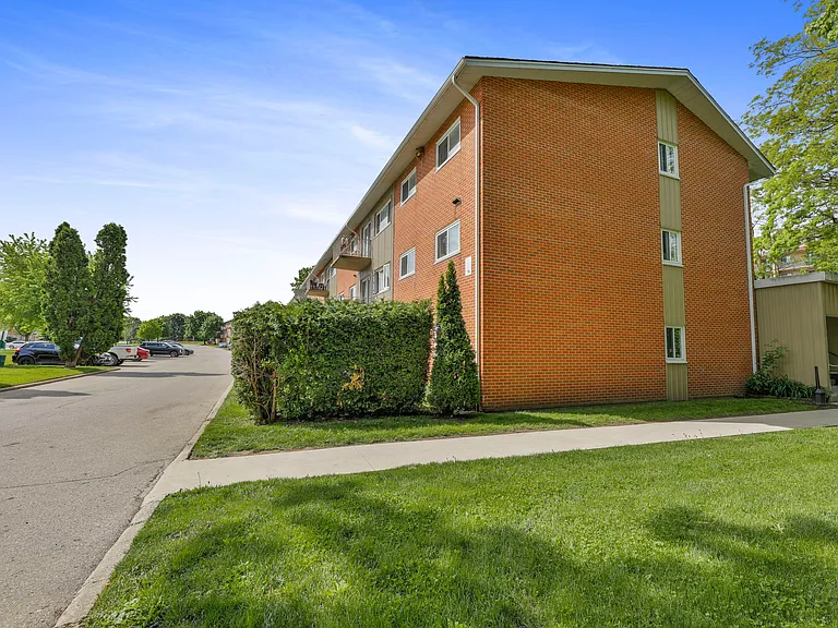 1426 Huron St — Photo 4