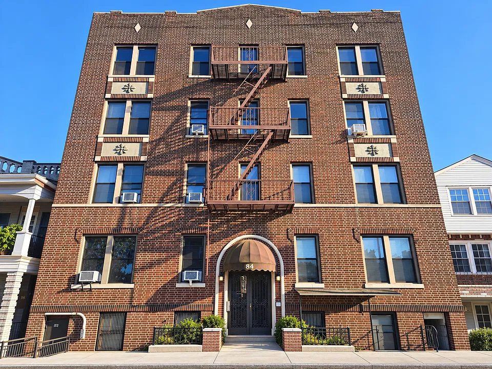 84 Waldo Ave #1