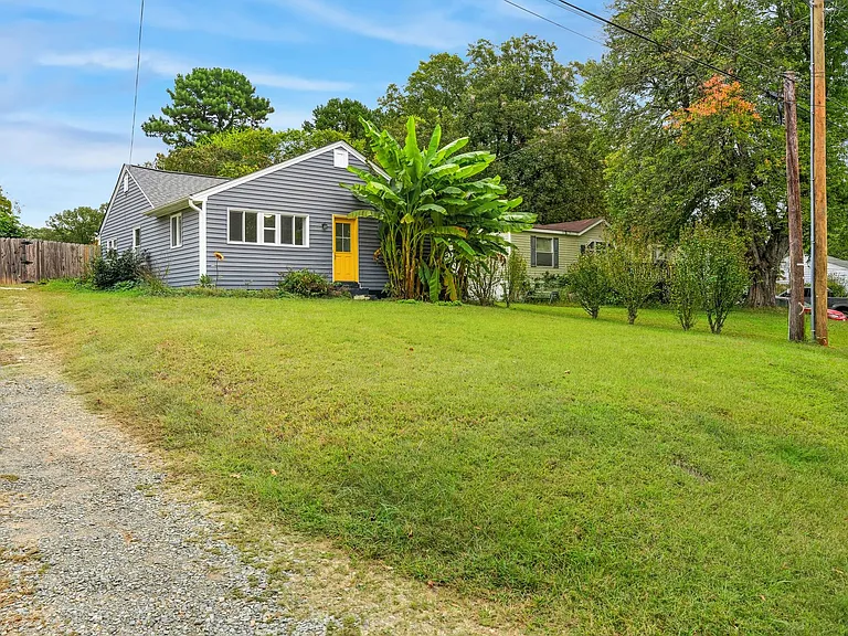 608 Lakeshore Dr — Photo 19