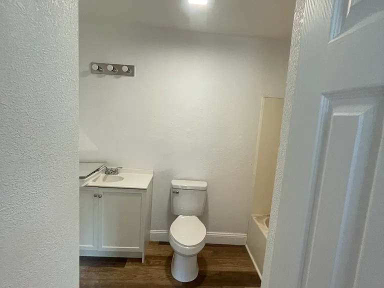 200 Colonial Hts #A1 — Photo 5