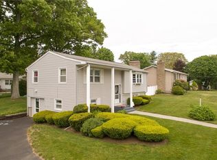 18 Candlewood Dr, Smithfield, RI 02828