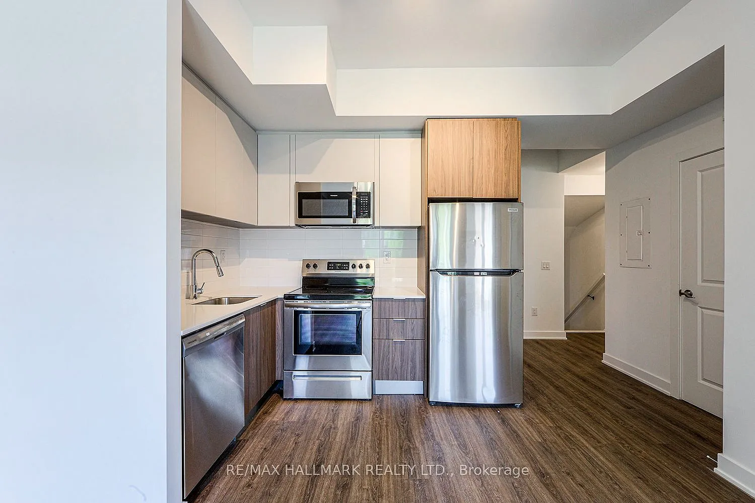 3 bed, $2,990 — Photo 1