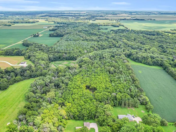 1150 East Rd, Makanda, IL 62958