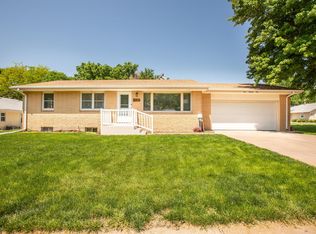 904 W 12th St, Mccook, NE 69001