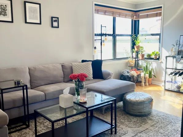 525 W Aldine Ave, Chicago, IL 60657