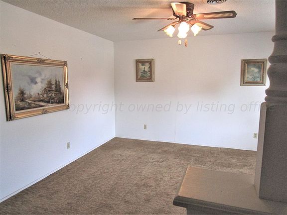 3rd image of 2209 Evergreen St