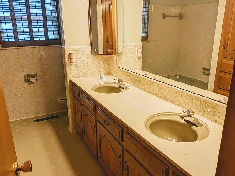 2657 Chateau Dr — Photo 34