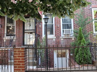 2830 46th St, Astoria, NY 11103