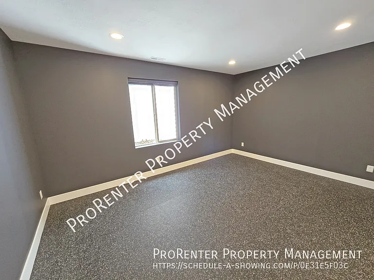 843 Eaglepointe Dr — Photo 39