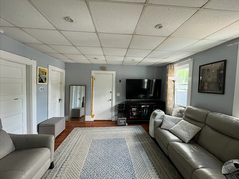 90 Irving St #B — Photo 3