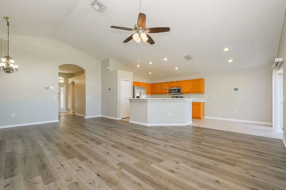 3 bed, 2.0 bath, 1532 sqft, $2,315 — Photo 3