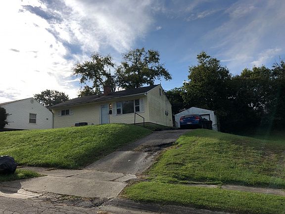 3rd image of 2804 Moorman Pl