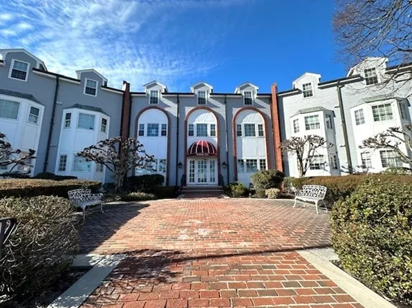 785 Washington St APT 203, Norwood, MA 02062