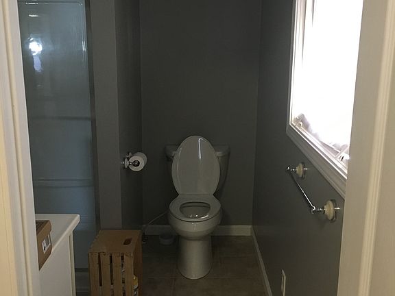 Master bath attached to br 