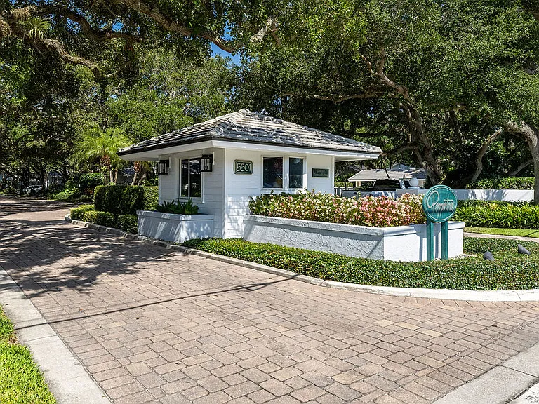 300 S Peppertree Dr — Photo 42