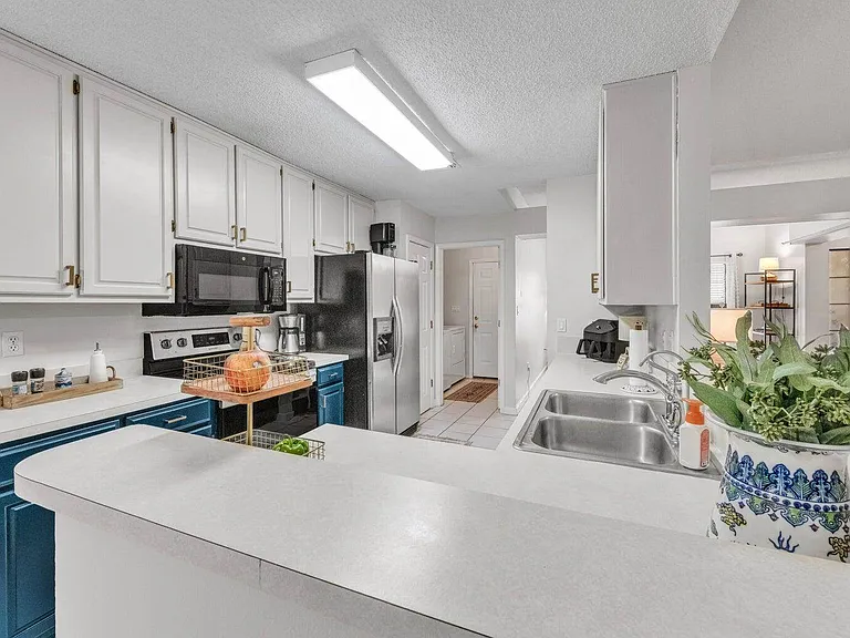 6453 Garden Dr — Photo 7