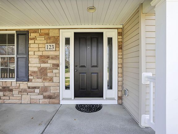 4th image of 123 Glen Crossing Dr