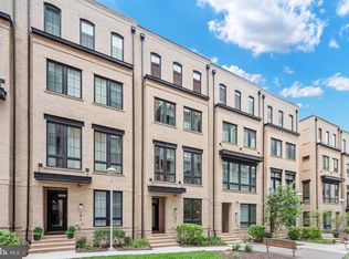 1876 Easterly Rd, Reston, VA 20190