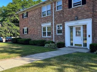 17580 Mack Ave, Grosse Pointe, MI 48230