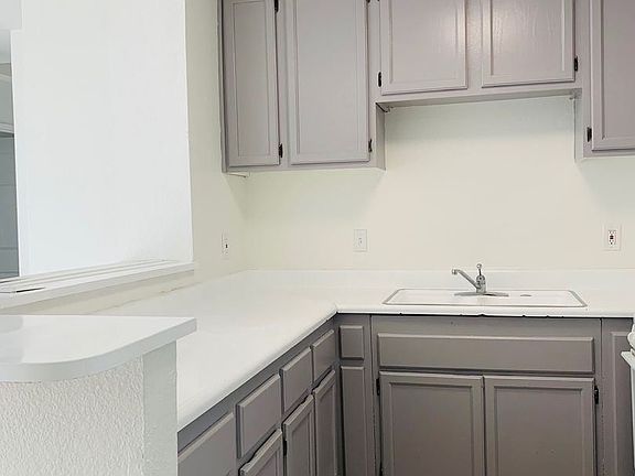 3rd image of 9905 S Broadway #10221546