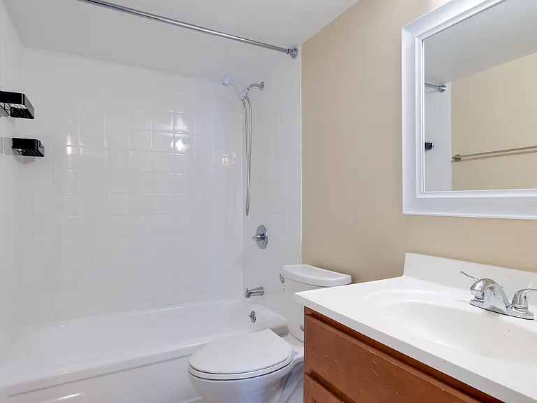 8372 Beacon Blvd — Photo 8