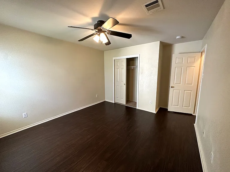 512 Crater Lake Dr — Photo 10