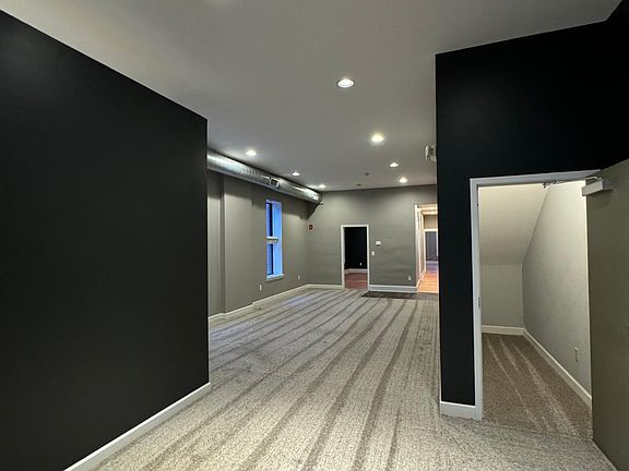 4th image of 59 N Sandusky St Suite 200