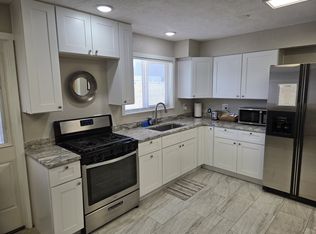 875-895 W State St #B, Hurricane, UT 84737