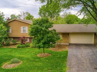 1N242 Richard Ave, Carol Stream, IL 60188