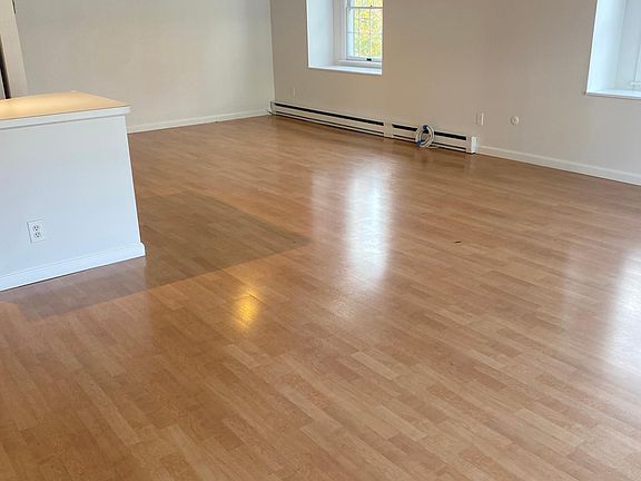 5th image of 301 Claremont Ave APT 2