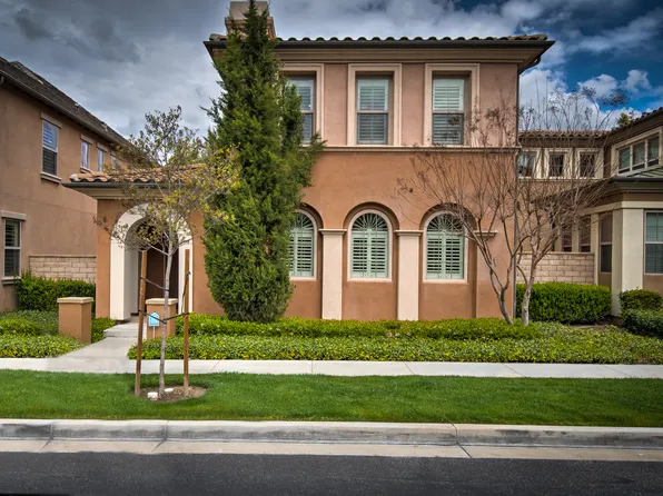 31 Twin Gables, Irvine, CA 92620