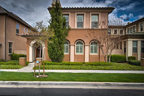 31 Twin Gables Photo 1