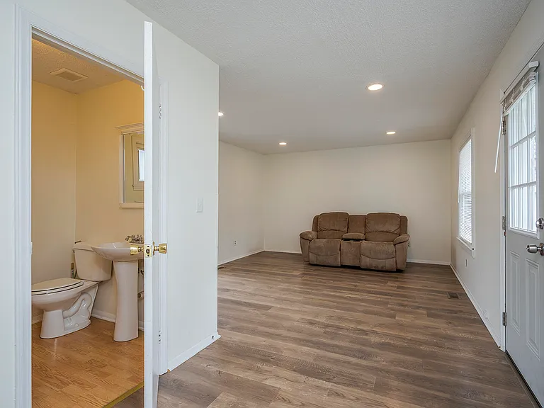 649 Mitchell Ave — Photo 12