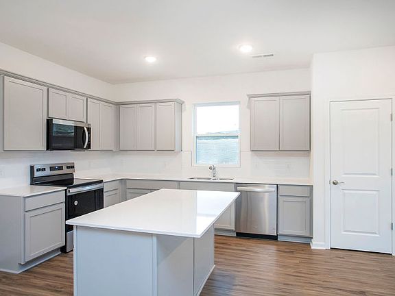 Homesite 212 Kitchen