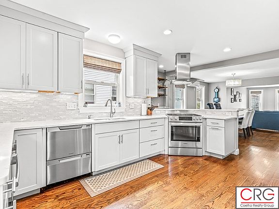 5th image of 127 Josephine Ave #2