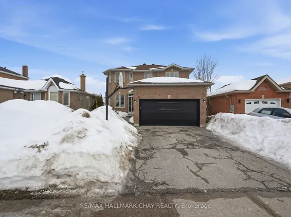 9 Grasett Cres, Barrie, ON L4N 6Z8