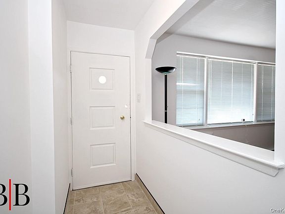 4th image of 40 Bay 46 Street