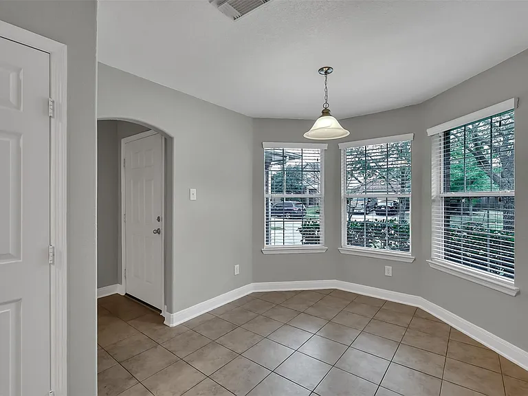 3011 Crescent Oaks Park Ln — Photo 3