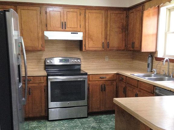 4th image of 121 Ramona Dr