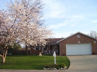 2308 Cotswold Cir, Belleville, IL 62221