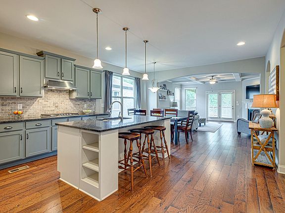 4th image of 3787 Wareham Dr