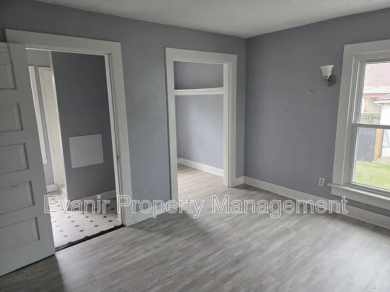 2 bed, 1.0 bath, $750 — Photo 4